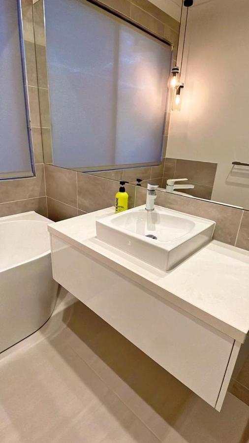 Grand Residences Near Helensvale Train
