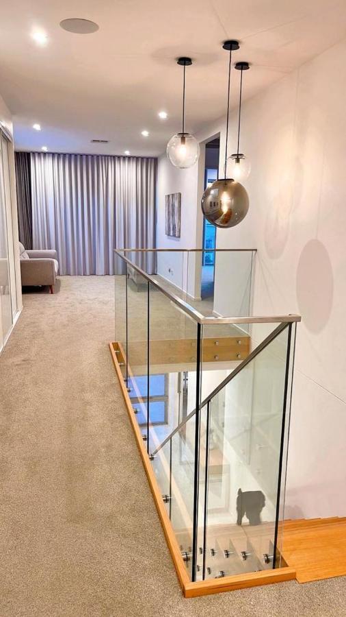 Grand Residences Near Helensvale Train * Gold Coast