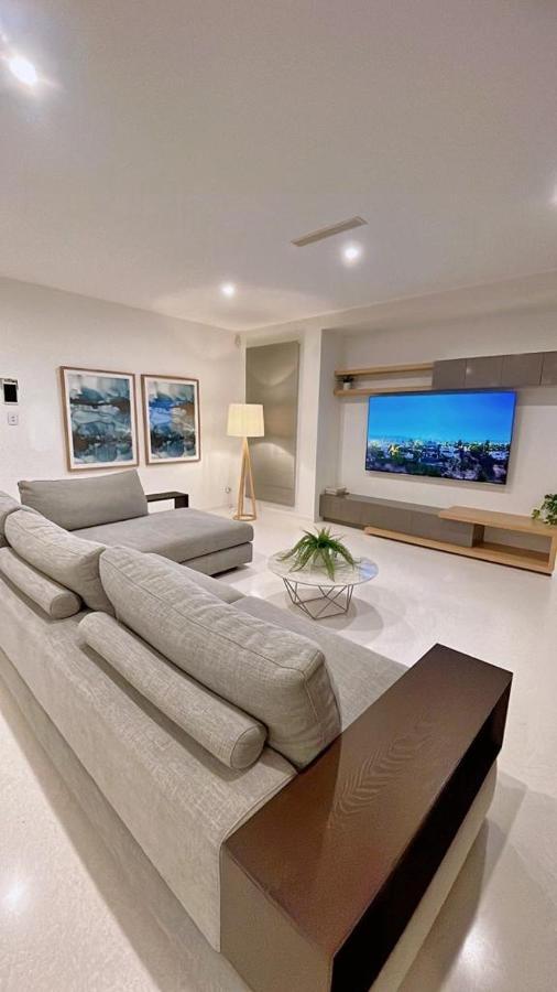Grand Residences Near Helensvale Train *