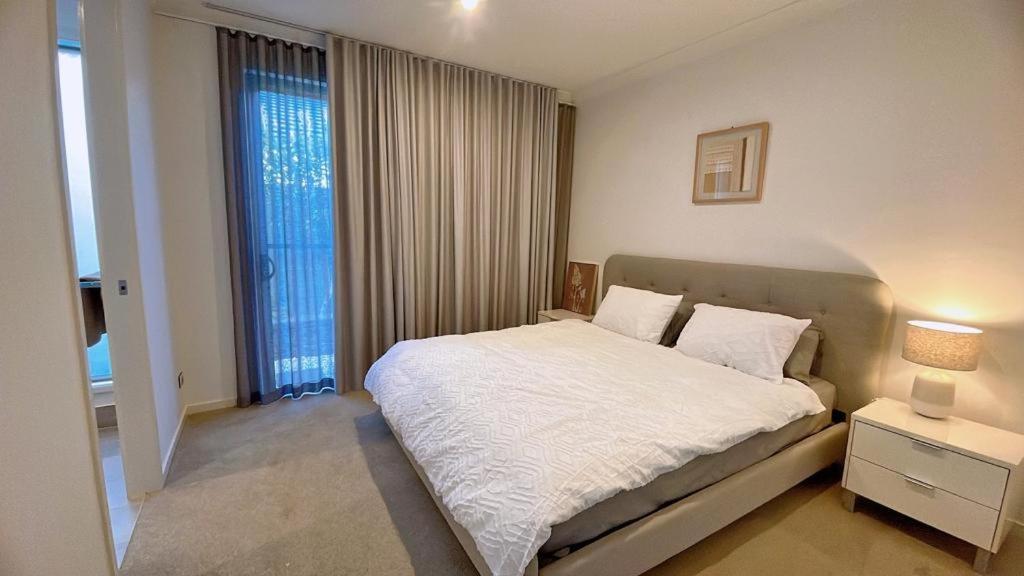Grand Residences Near Helensvale Train * Gold Coast