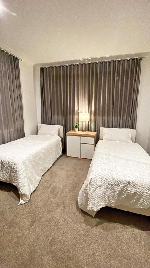 Grand Residences Near Helensvale Train Hospedagem domiciliar Gold Coast