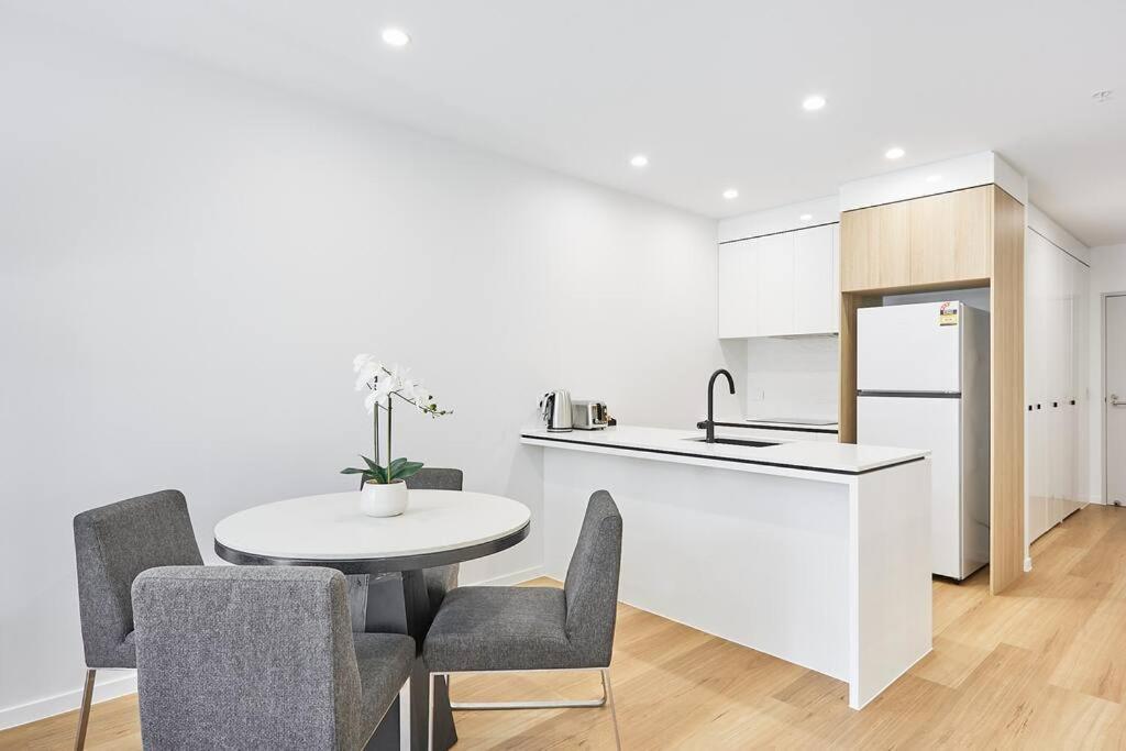 Apartment One Bedroom In Center Surfers Paradise Gold Coast