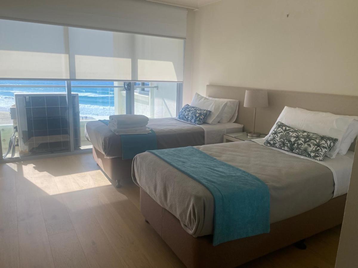 Absolute Frontage Two Bedroom * Gold Coast
