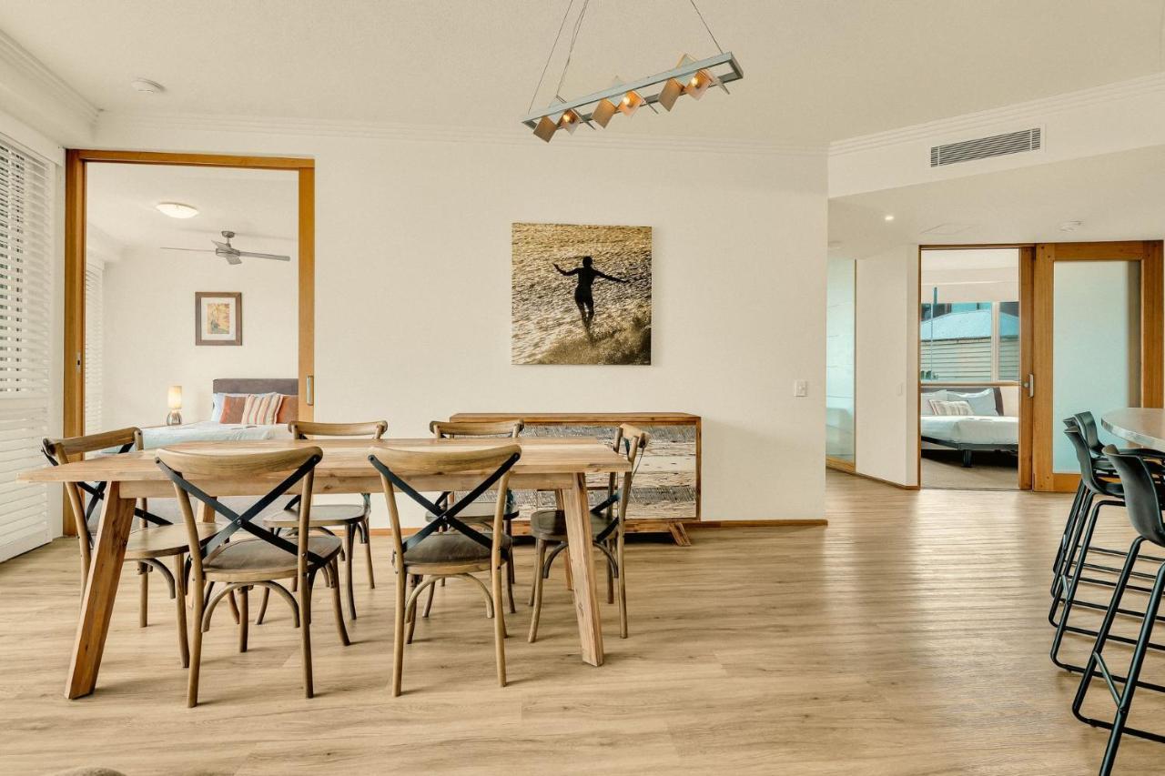 Waves 203 On Currumbin