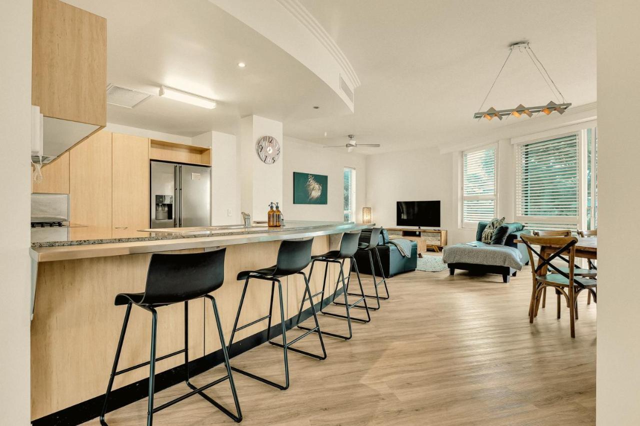 Waves 203 On Currumbin