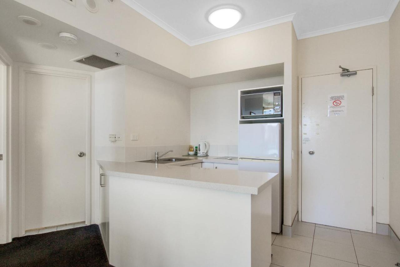 Apartment Ideal 1br Unit Near The With Pool Bbq And Wifi *
