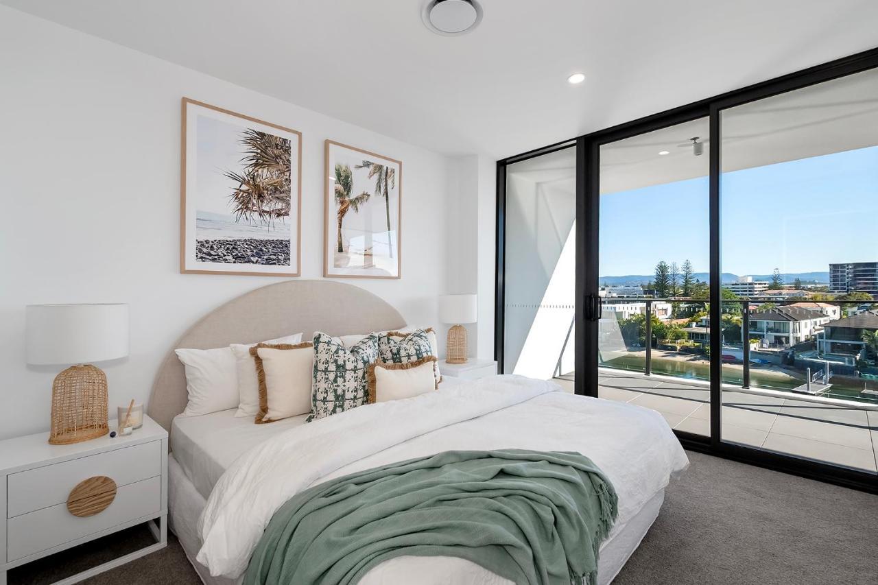 Essentia Surfers Paradise Apartment