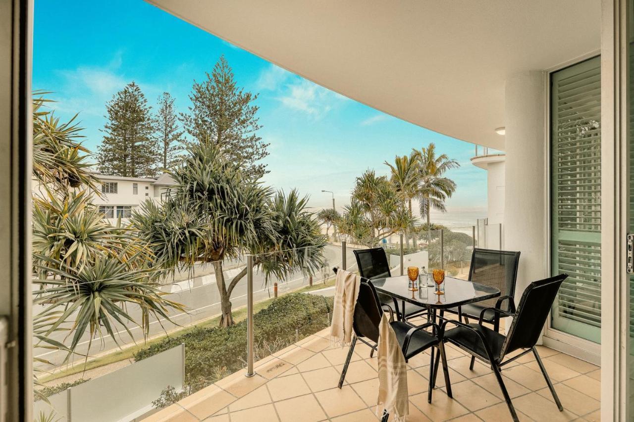 Waves 203 On Currumbin *