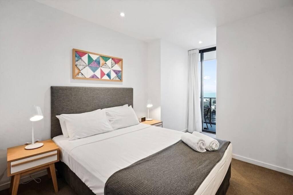 Broadbeach Level 10 With Views Apartamento