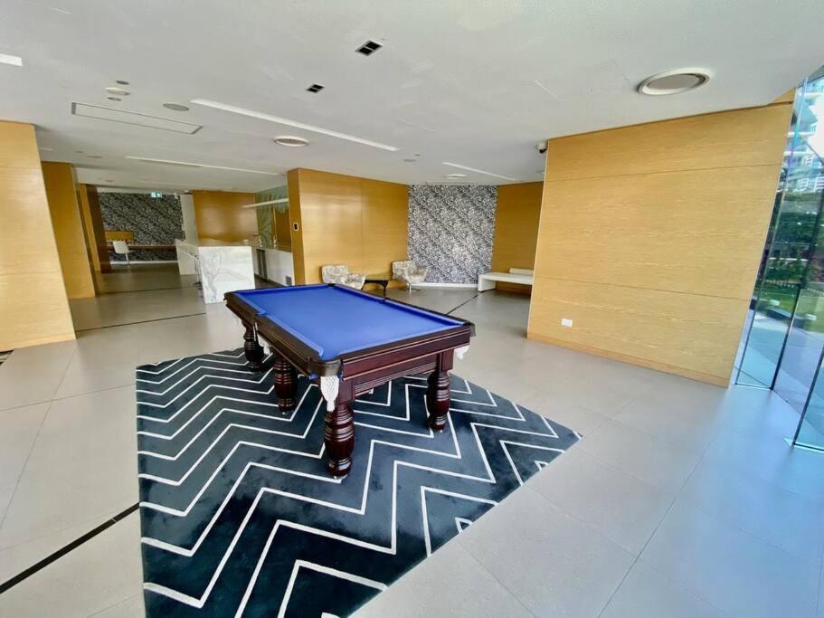 Oracle 1 1006 Apartment