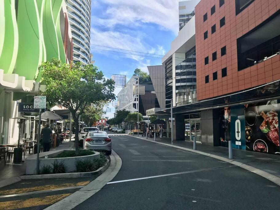 Oracle 1 1006 Apartment Gold Coast