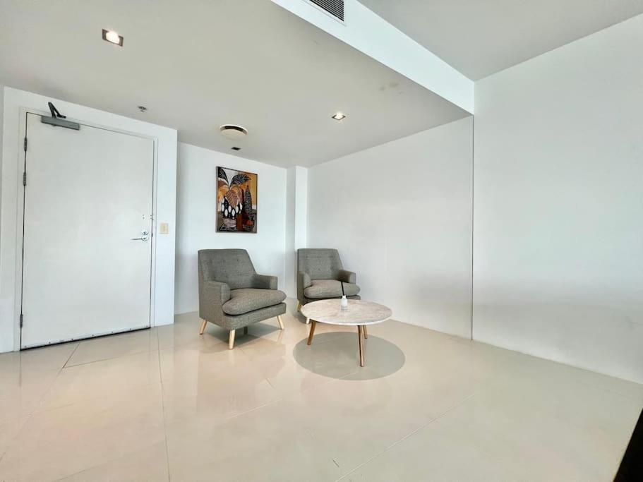 Apartment Q1 1709 Gold Coast