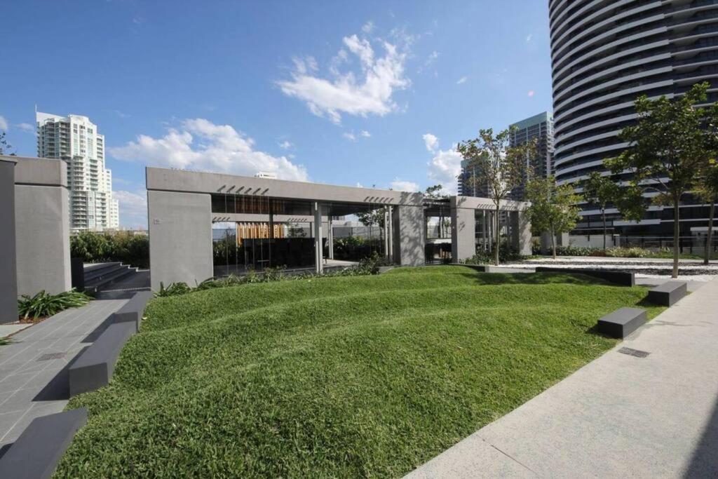 Oracle 1 1006 Apartment