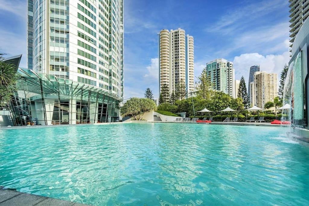 Q1 1709 * Gold Coast