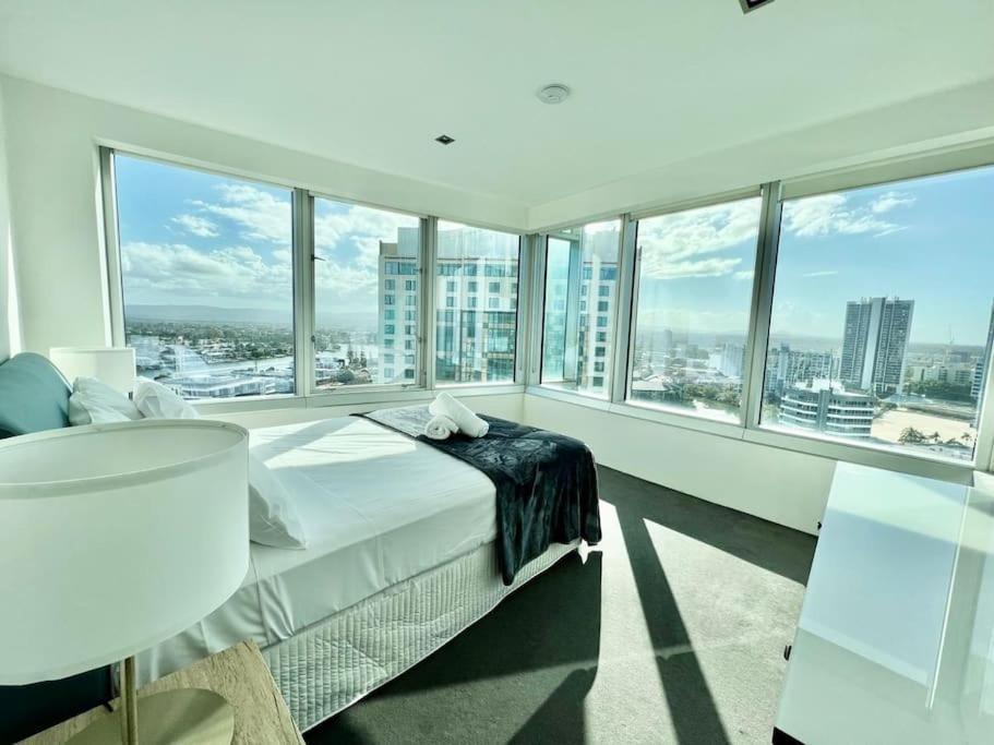 Q1 1709 * Gold Coast