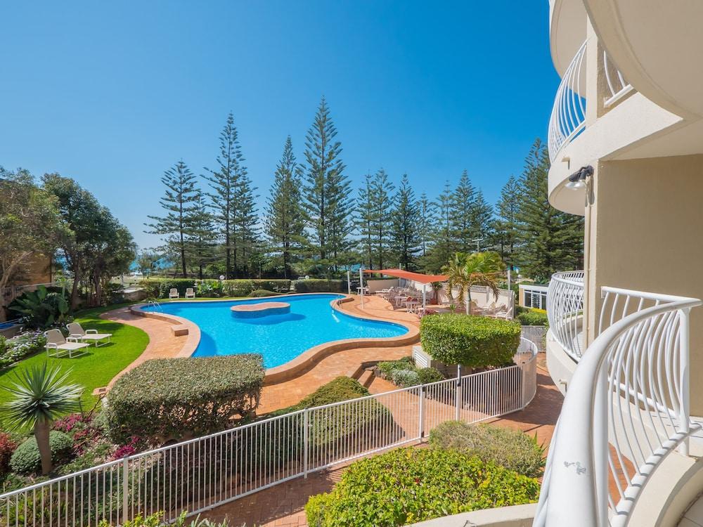 Burleigh Surf Aparthotel