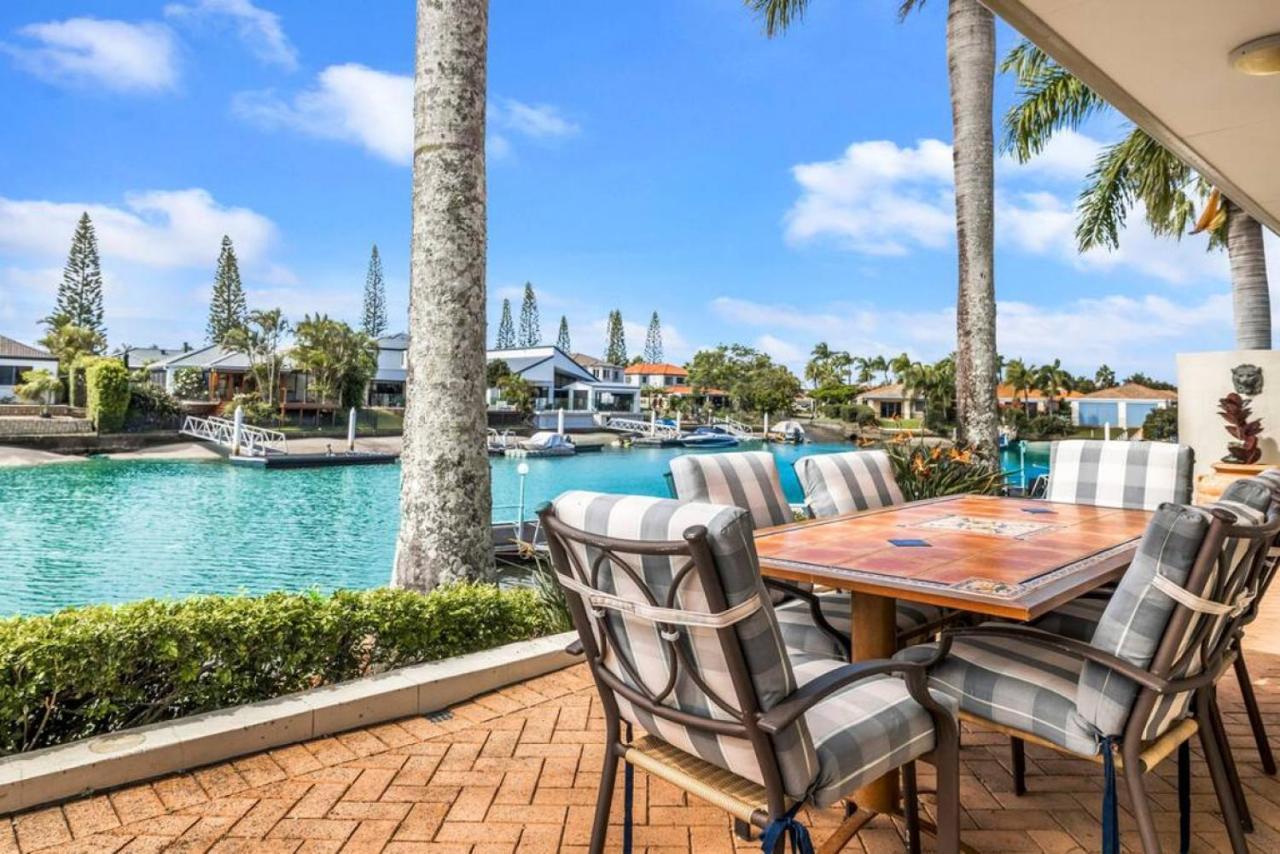 By The Canal - Runaway Bay * Gold Coast