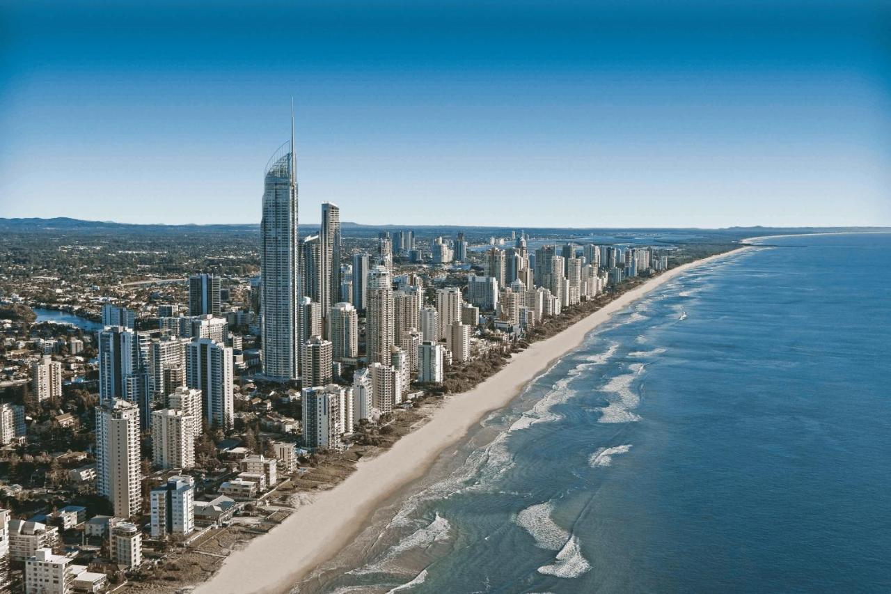 Soul Surfers Paradise: Oceanview Oasis Apartment *