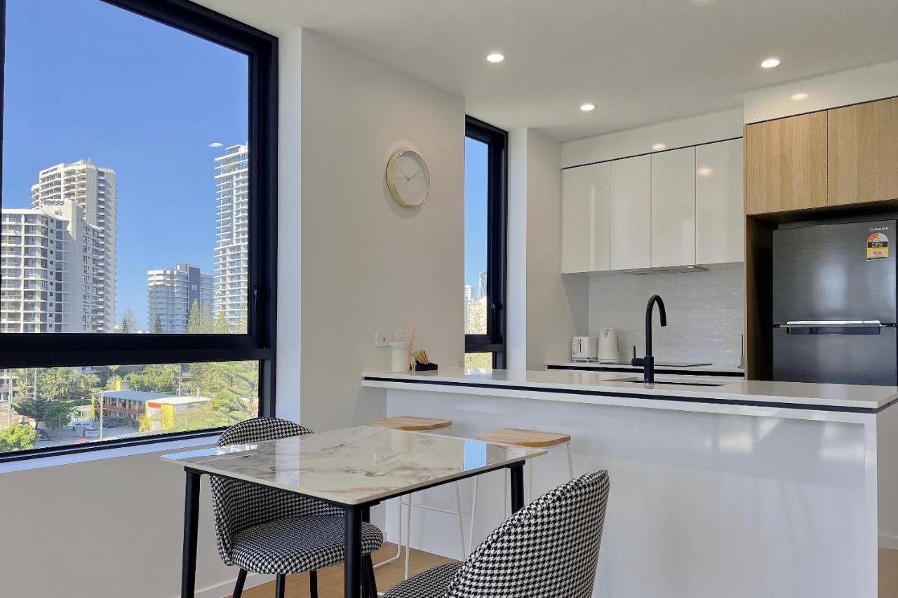 E.s. Surfers Paradise Apartment Gold Coast