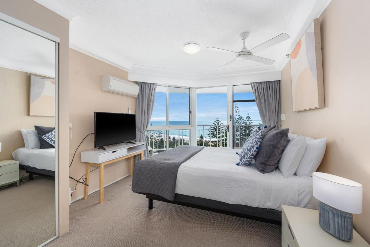 8th Floor Ocean View Apartment Gold Coast