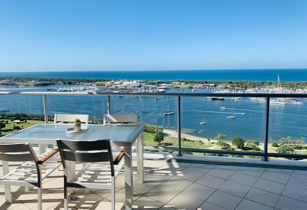 Southport Sea Views - Shores * Gold Coast