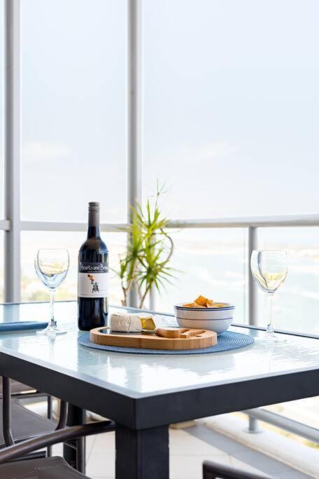 Southport Sea Views - Shores * Gold Coast