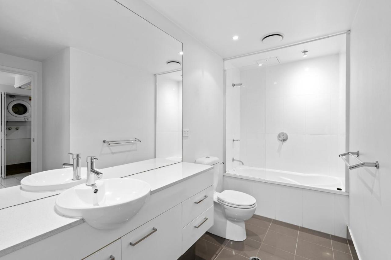 Hotel Harbour Quays Gold Coast