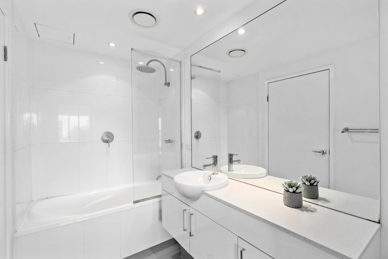 Hotel Harbour Quays 4*