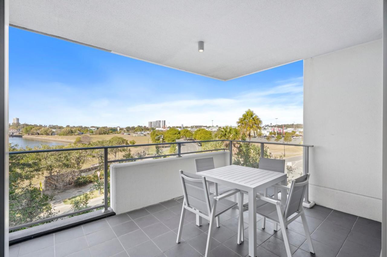 Hotel Harbour Quays Gold Coast