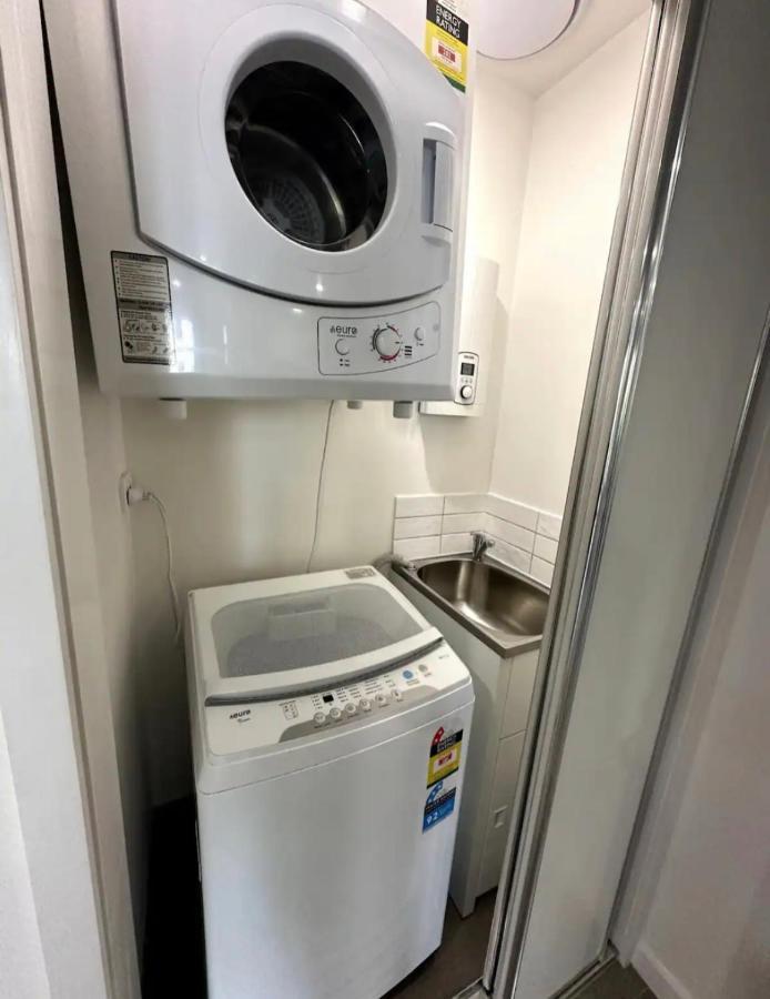 3bd 1 Block From Brand New Apartment