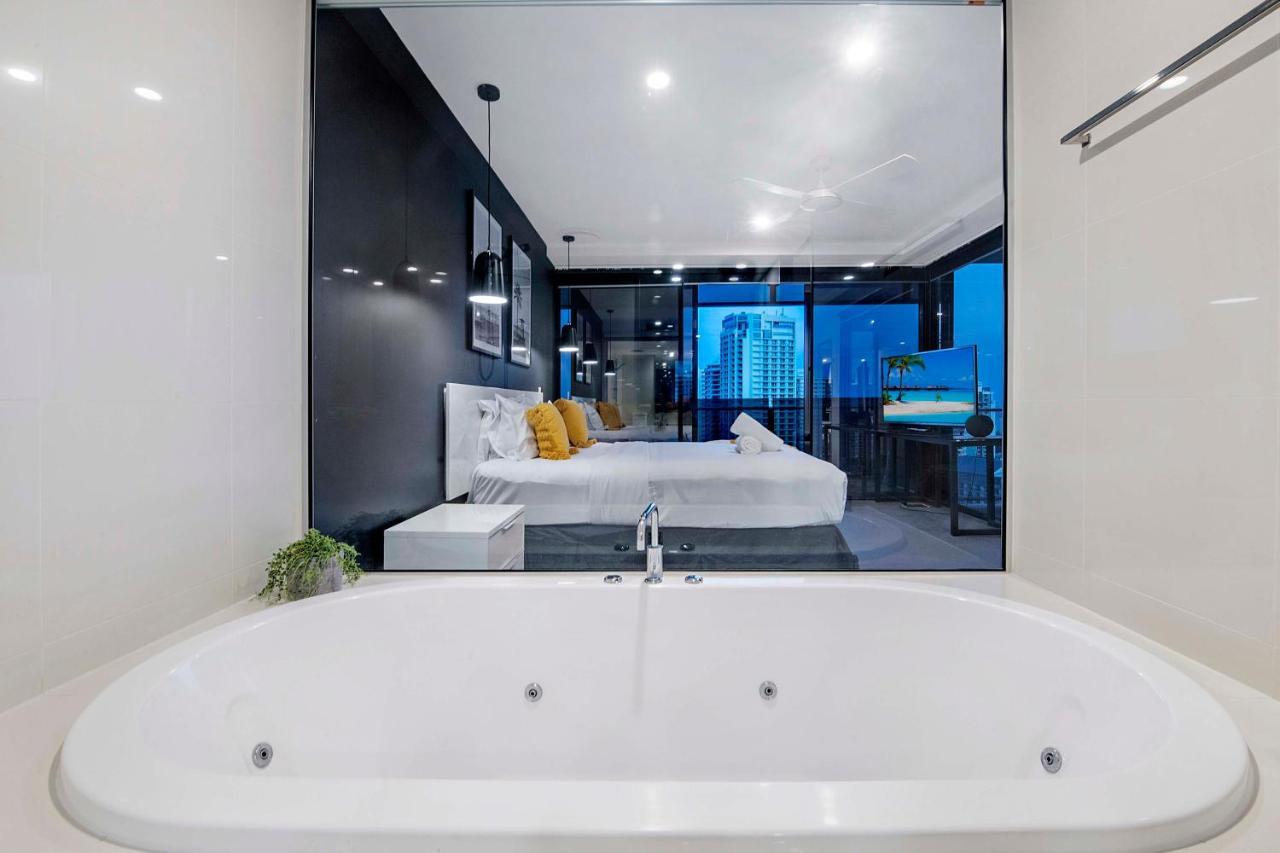Converted Two Bedroom At Circle On Cavill - Self Contained, Privately Managed - Wow Apartment