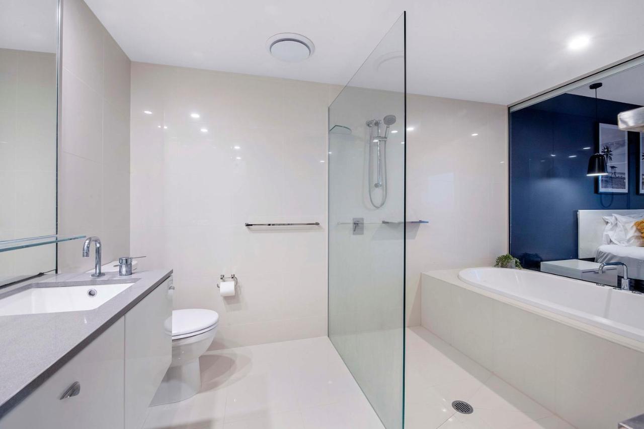 Converted Two Bedroom At Circle On Cavill - Self Contained, Privately Managed - Wow Apartment *