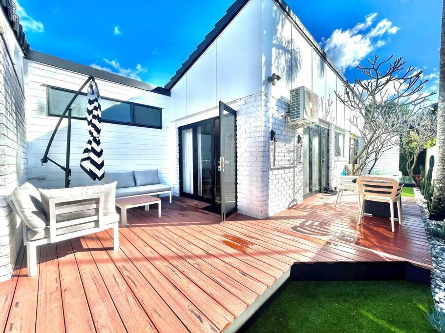 Villa Seashell Beach House - At Mermaid Beach