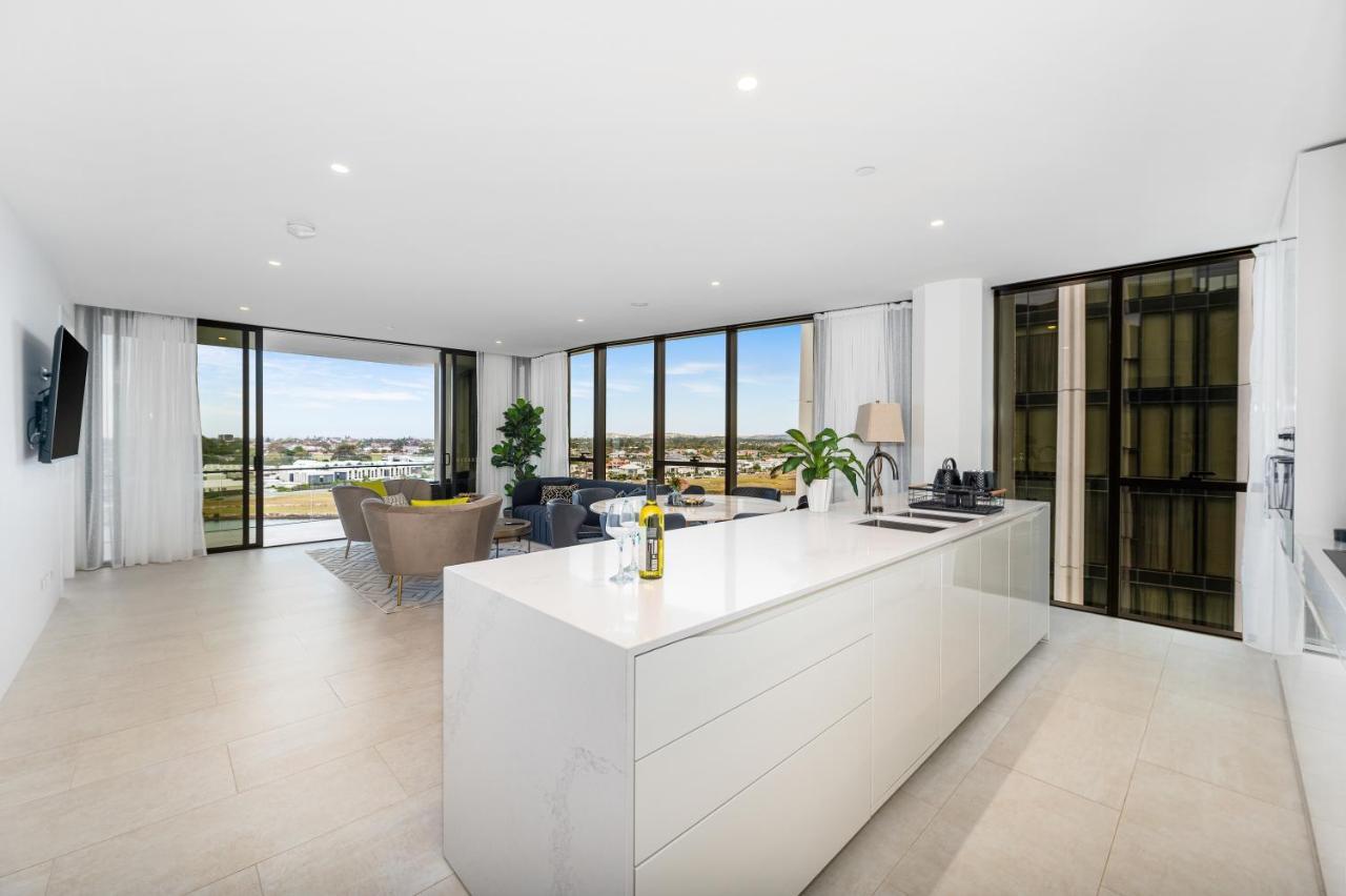 The Lanes 5 Star Luxury * Gold Coast