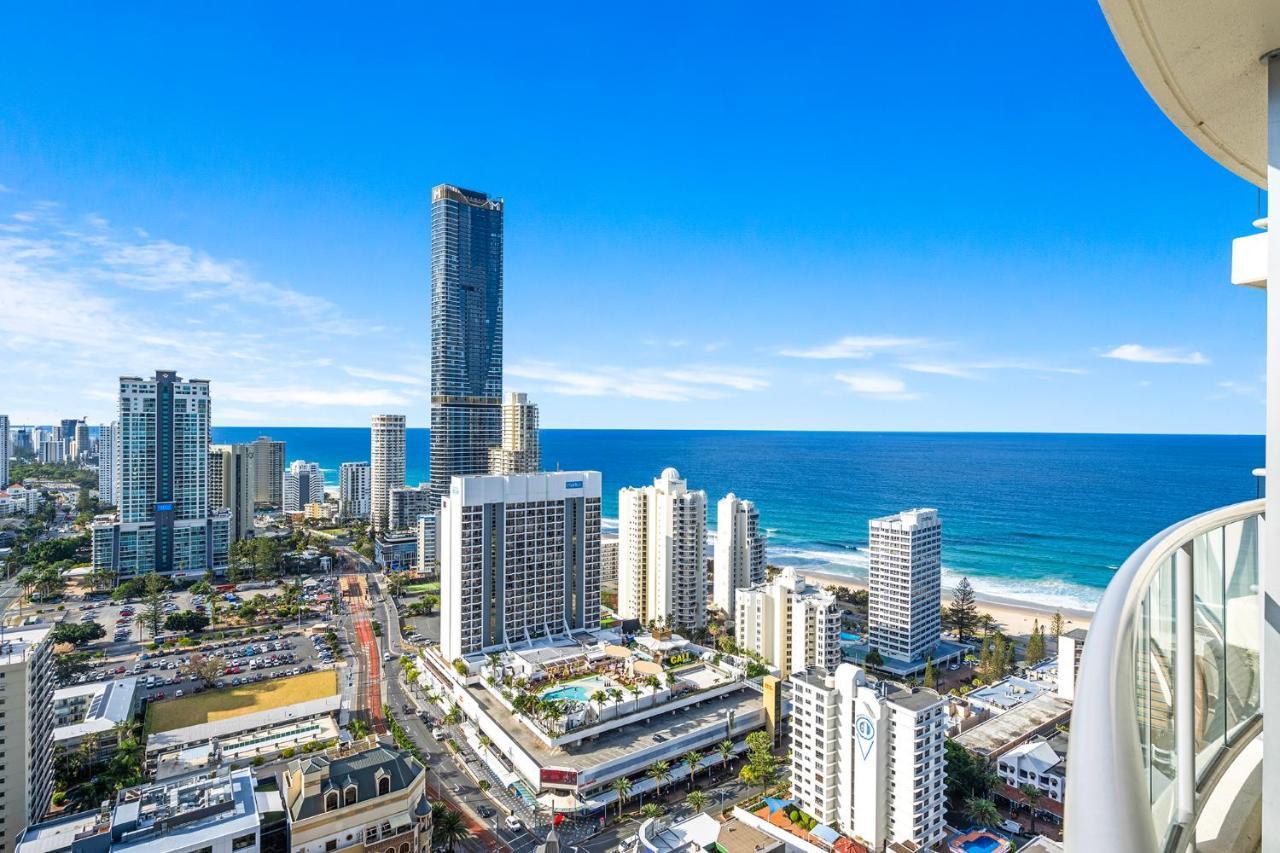 New Chevron Ocean Views Surfers. Apartment *