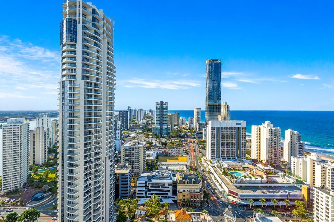 Apartment New Chevron Ocean Views Surfers. *