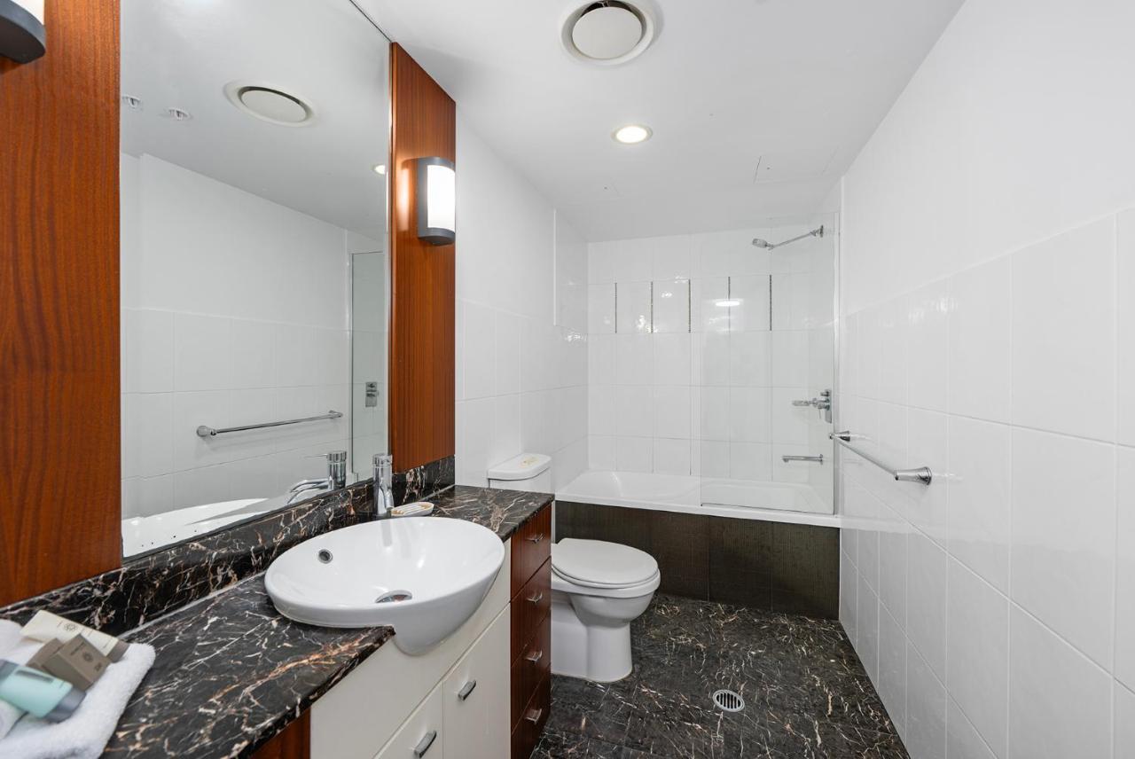 New Chevron Ocean Views Surfers. Apartment Gold Coast