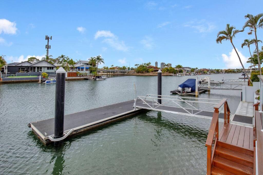 Stunning 4br House With Pool & Waterfront View *