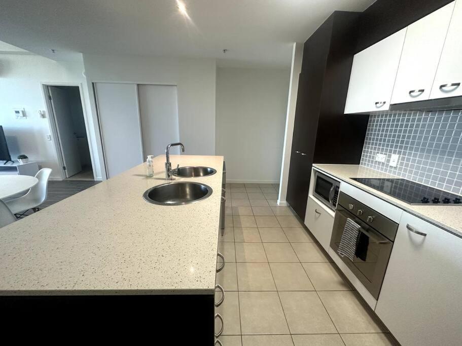 Mantra Wings Sleeps 8 Huge Lux Apartment