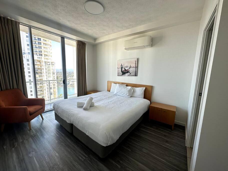 Apartment Mantra Wings Sleeps 8 Huge Lux