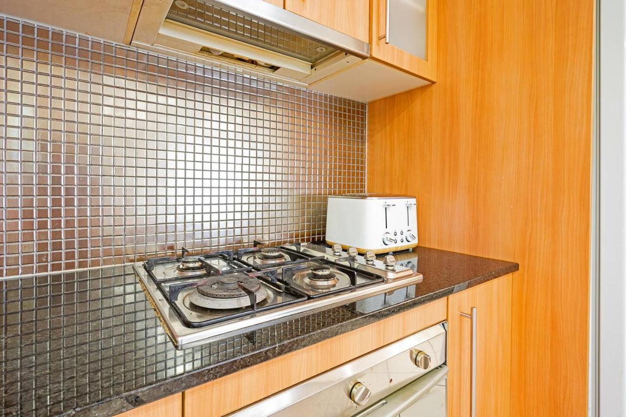 The Riverside Retreat - Stroll To Cavill Avenue Holiday home Gold Coast