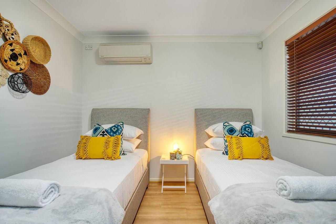 Apartment 'buzzing Surfers' Vibrant Indoor-outdoor Lifestyle