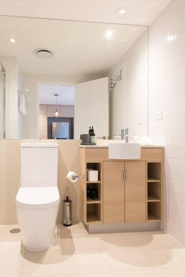 Modern Comfort Close To Beach, Casino, And Shopping