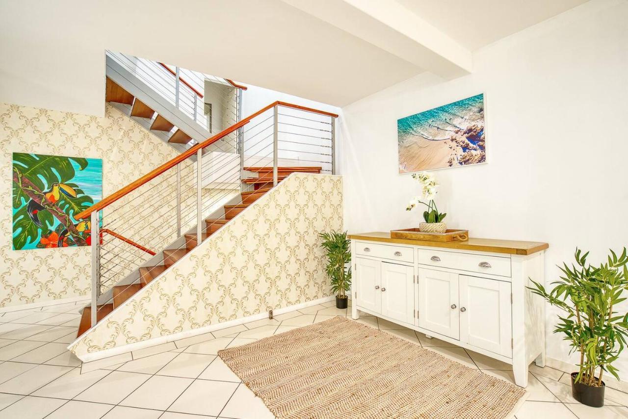 Holiday home The Riverside Retreat - Stroll To Cavill Avenue Gold Coast