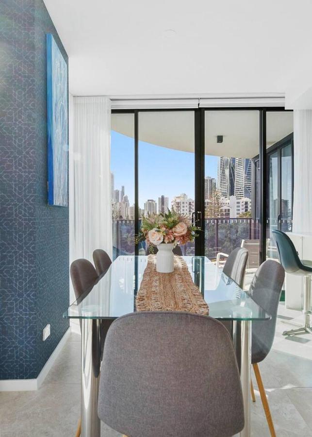 Glistening Horizons - Luxe Coastal Living Apartment