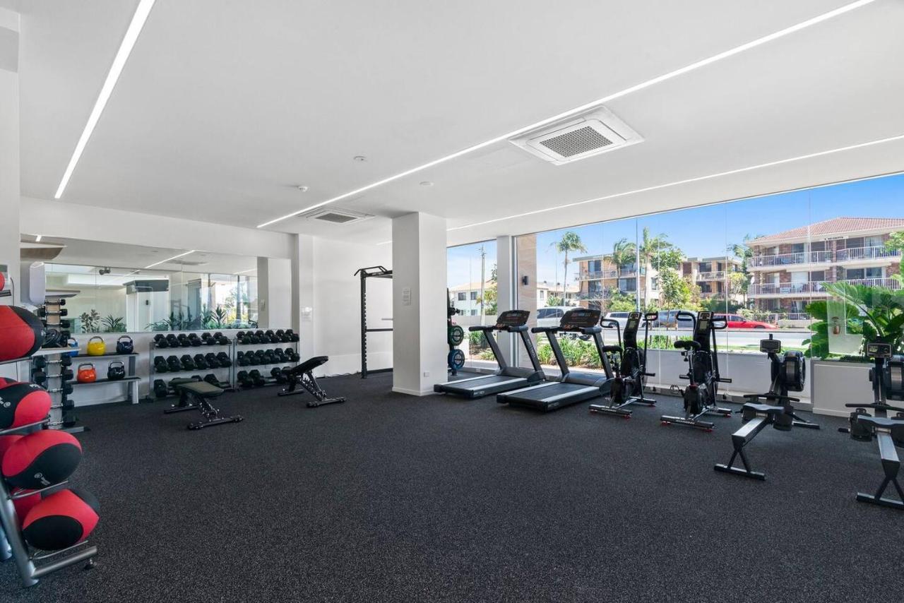 'tropical Tides' Resort-style Chic At Palm Apartment Gold Coast