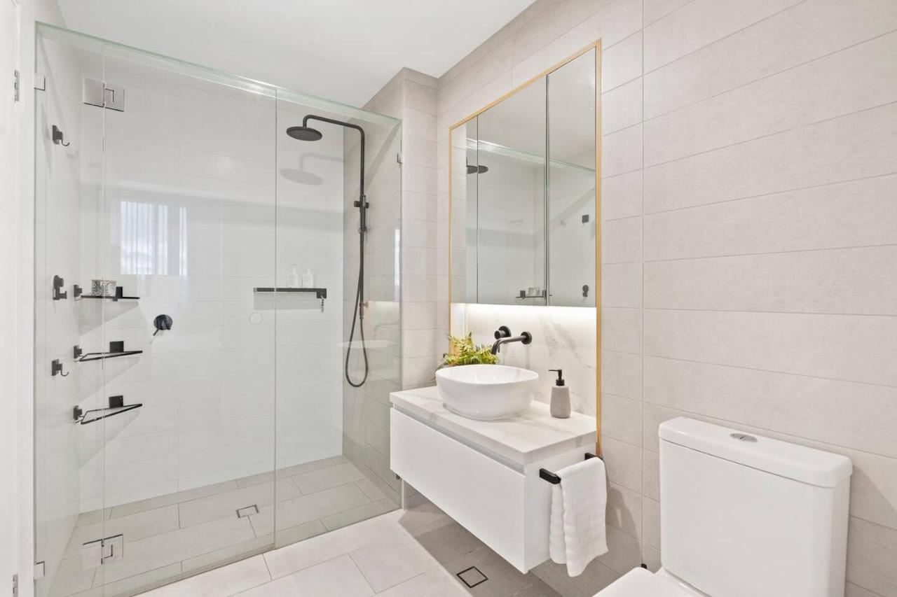 'tropical Tides' Resort-style Chic At Palm Gold Coast