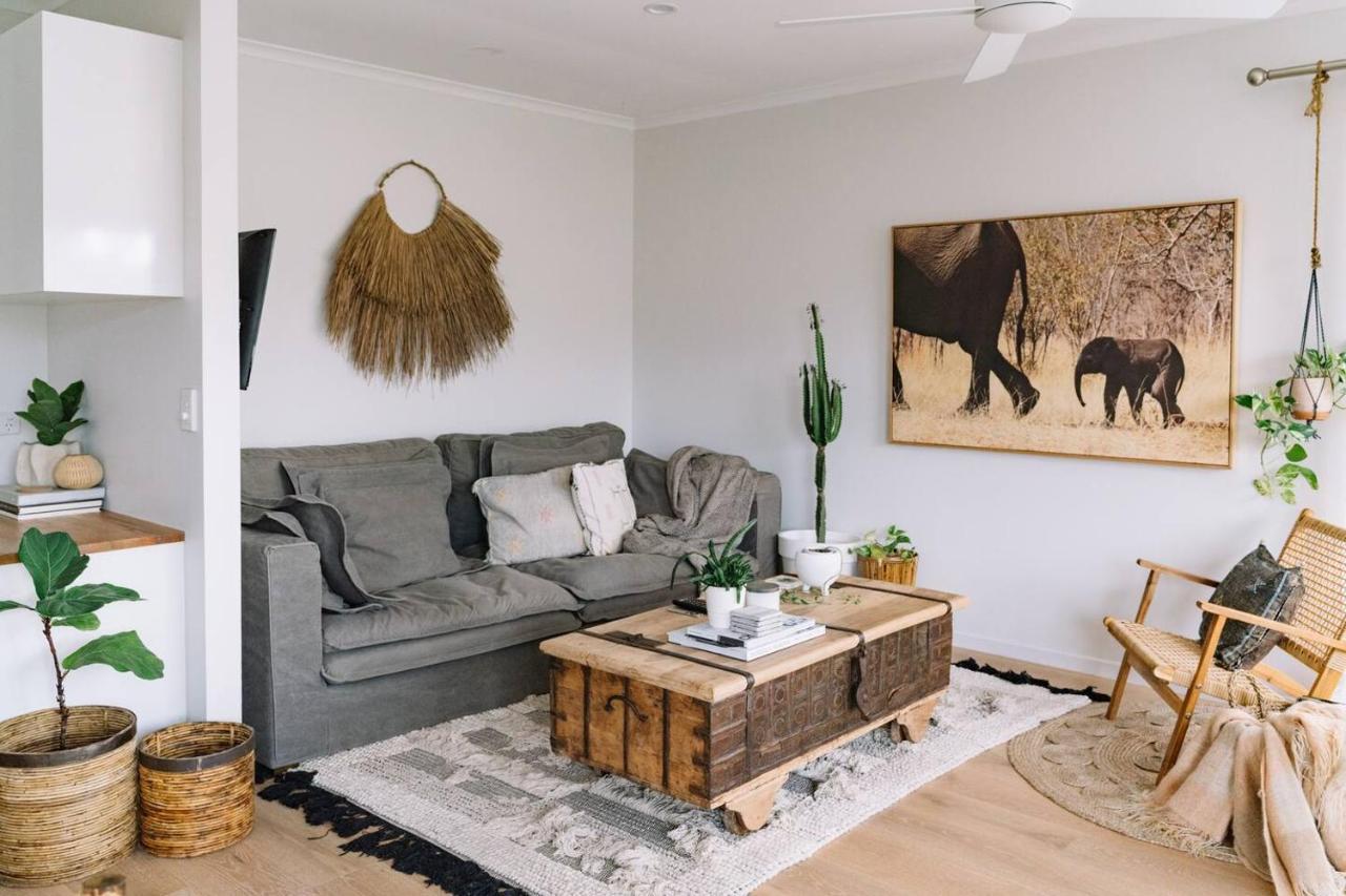 Breezy Bohemian Abode - Minutes From Burleigh Beach Gold Coast