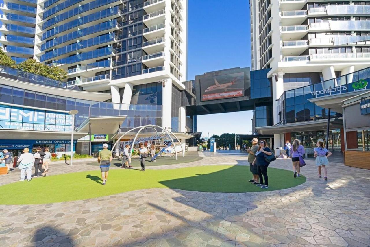 Sea Views At Surfers With And Balcony * Gold Coast
