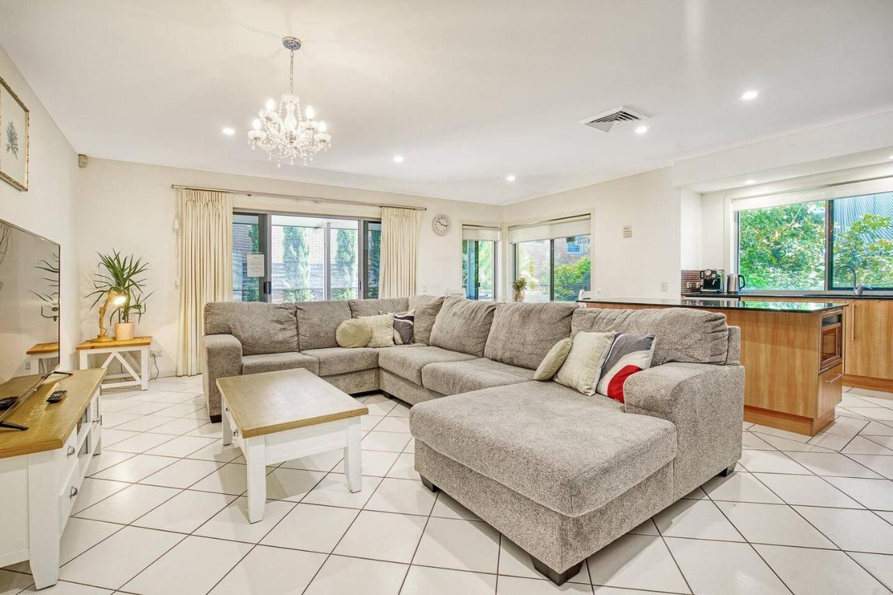 Holiday home The Riverside Retreat - Stroll To Cavill Avenue Gold Coast